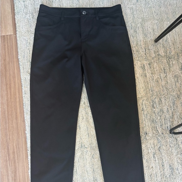 Vuori Men's Black Meta Pant - Picture 7 of 8